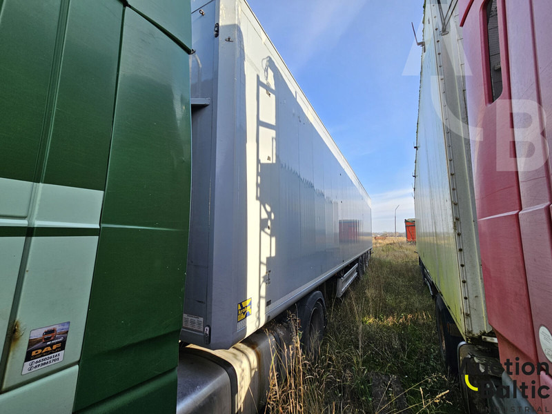 Kraker CF200 - Semi-reboque de lona: foto 2 Kraker CF200 - Semi-reboque de lona: foto 2