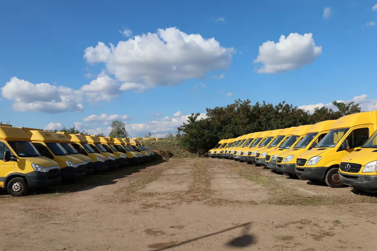 Iveco IS35SI2AA Daily/ Regalsystem/Luftfeder/1. Hand - Carrinha de contentor: foto 1 Iveco IS35SI2AA Daily/ Regalsystem/Luftfeder/1. Hand - Carrinha de contentor: foto 1