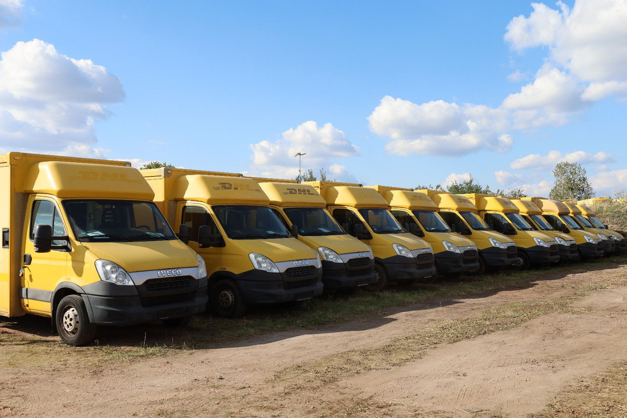 Iveco IS35SI2AA Daily/ Regalsystem/Luftfeder/1. Hand/ - Carrinha de contentor: foto 1 Iveco IS35SI2AA Daily/ Regalsystem/Luftfeder/1. Hand/ - Carrinha de contentor: foto 1