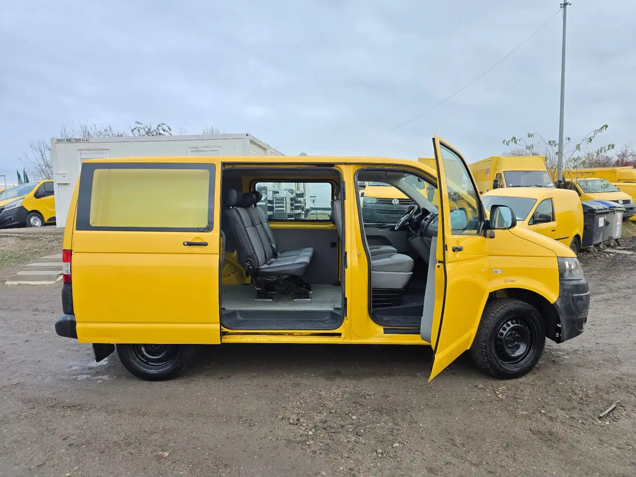 Volkswagen T5 Transporter/2.0 TDI/EU5/1.Hand/5-Sitze - Furgão: foto 2 Volkswagen T5 Transporter/2.0 TDI/EU5/1.Hand/5-Sitze - Furgão: foto 2