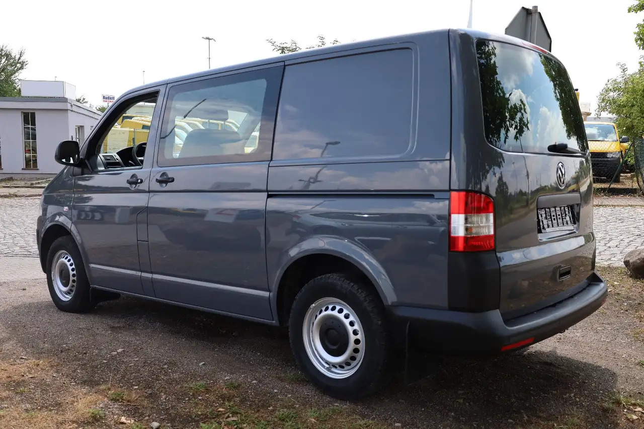 Volkswagen T5 Transporter Kasten-Kombi 2.0 TDI/EU5/5-Sitze - Automóvel: foto 4 Volkswagen T5 Transporter Kasten-Kombi 2.0 TDI/EU5/5-Sitze - Automóvel: foto 4