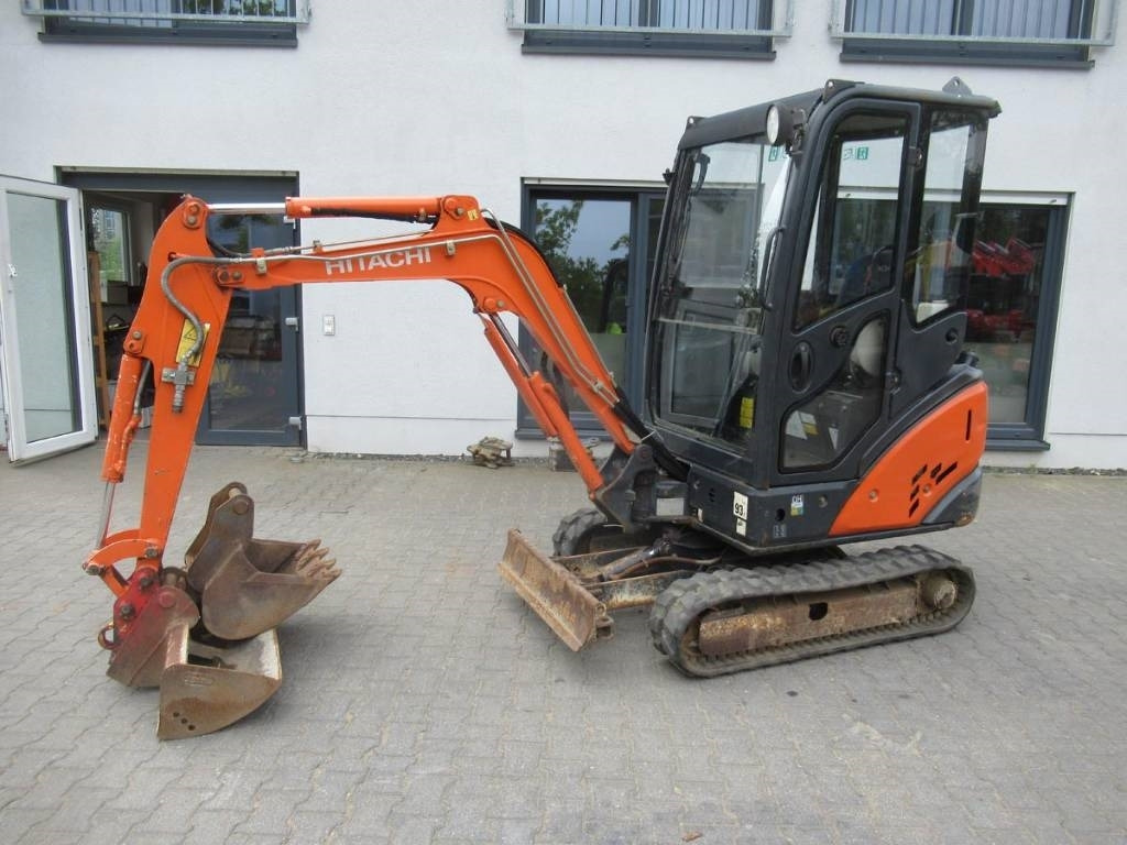 Hitachi ZX 18-3 CLR - Mini escavadeira: foto 1 Hitachi ZX 18-3 CLR - Mini escavadeira: foto 1
