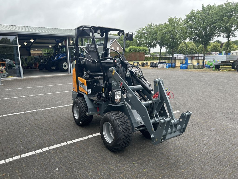 Giant Tobroco G1500 - Mini carregadeira: foto 4 Giant Tobroco G1500 - Mini carregadeira: foto 4