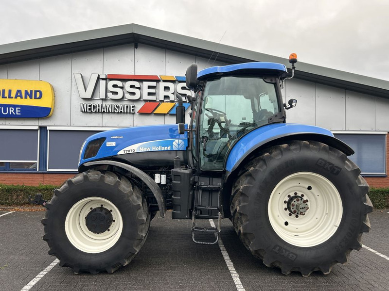 New Holland New Holland T7070 - Trator: foto 2 New Holland New Holland T7070 - Trator: foto 2