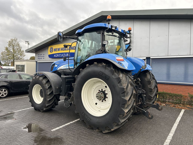 New Holland New Holland T7070 - Trator: foto 3 New Holland New Holland T7070 - Trator: foto 3