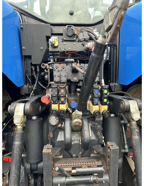 New Holland New Holland T7070 - Trator: foto 5 New Holland New Holland T7070 - Trator: foto 5