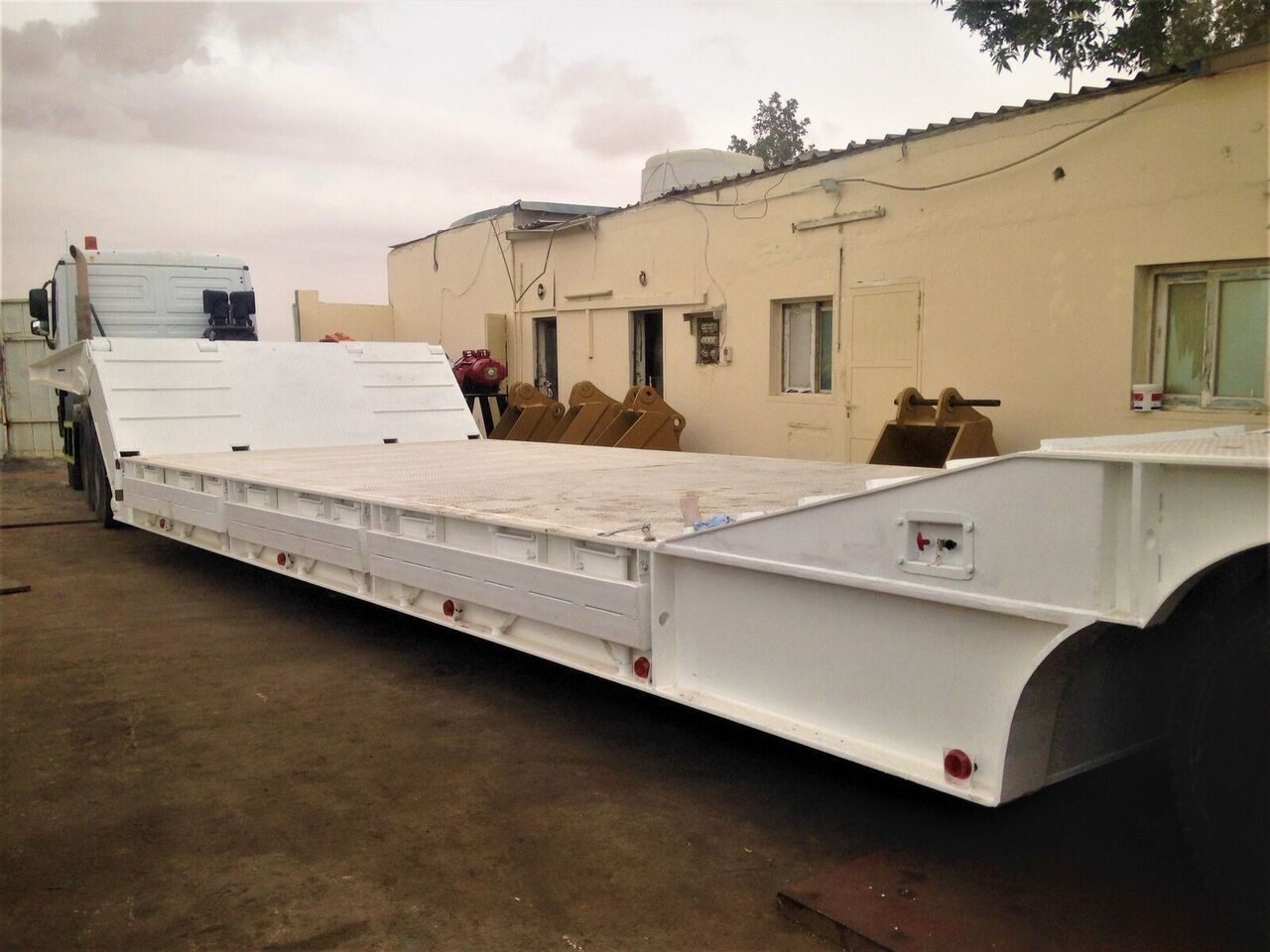 AME 120 Ton 4 Axle Front Loading Lowbed Semi-Trailer - Semireboque baixa: foto 4 AME 120 Ton 4 Axle Front Loading Lowbed Semi-Trailer - Semireboque baixa: foto 4