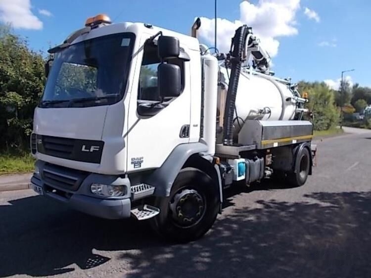 DAF LF55.250 combi tanker - Caminhão limpa fossa: foto 4 DAF LF55.250 combi tanker - Caminhão limpa fossa: foto 4