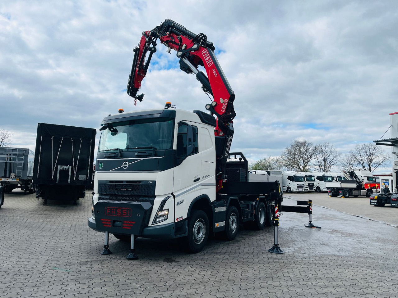 Volvo FH 500 8x4 Kran F820 RA2.27 Jib & Winde Sofort - Caminhão, Caminhão grua: foto 1 Volvo FH 500 8x4 Kran F820 RA2.27 Jib & Winde Sofort - Caminhão, Caminhão grua: foto 1