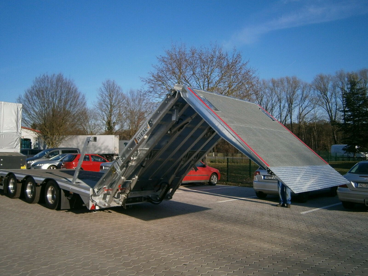 Gabelstaplertransporter Tiefbett Rampen - Semireboque baixa: foto 2 Gabelstaplertransporter Tiefbett Rampen - Semireboque baixa: foto 2