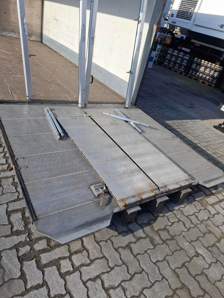 Getränke Abrollcontainer - Semireboque transportador de contêineres/ Caixa móvel: foto 5 Getränke Abrollcontainer - Semireboque transportador de contêineres/ Caixa móvel: foto 5