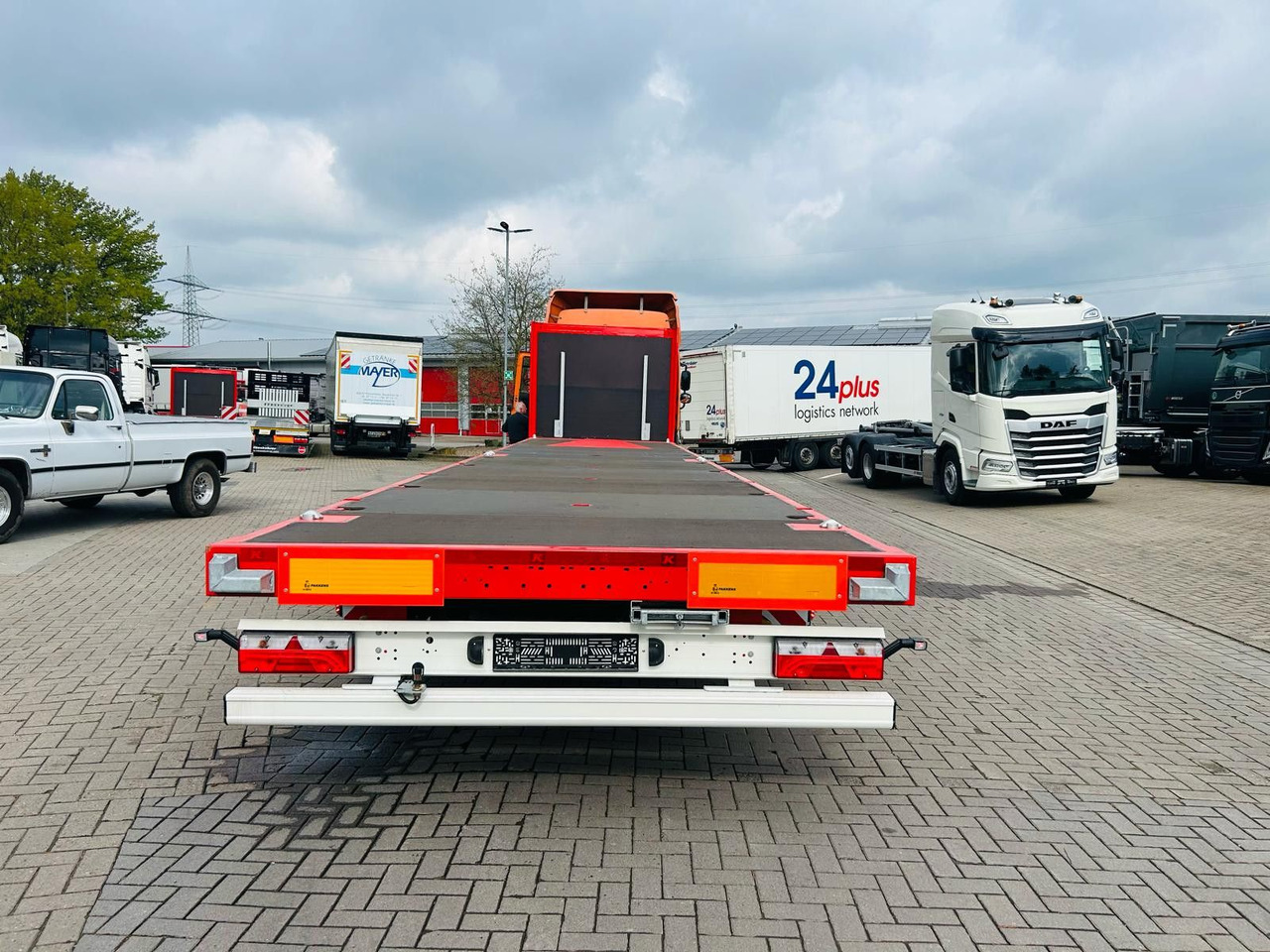 Kässbohrer K.SFS M Mega Plattform Auflieger Sofort Verfügba - Semi-reboque plataforma/ Caixa aberta: foto 5 Kässbohrer K.SFS M Mega Plattform Auflieger Sofort Verfügba - Semi-reboque plataforma/ Caixa aberta: foto 5