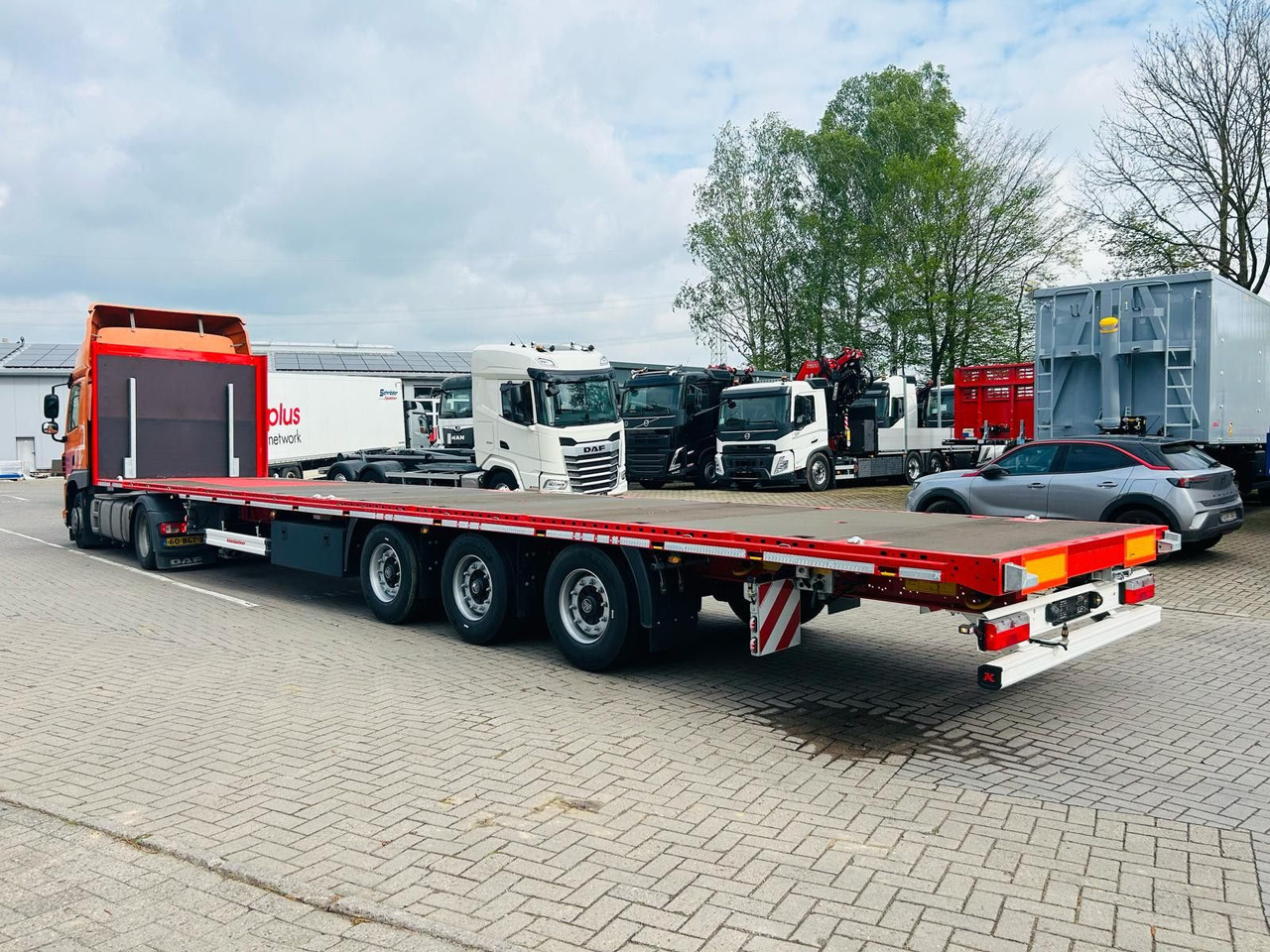 Kässbohrer K.SFS M Mega Plattform Auflieger Sofort Verfügba - Semi-reboque plataforma/ Caixa aberta: foto 3 Kässbohrer K.SFS M Mega Plattform Auflieger Sofort Verfügba - Semi-reboque plataforma/ Caixa aberta: foto 3