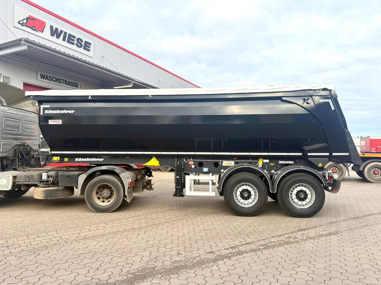 Kässbohrer SKS Stahl Kipper27m³ Hardox Elektrisches Verdeck - Semireboque basculante: foto 1 Kässbohrer SKS Stahl Kipper27m³ Hardox Elektrisches Verdeck - Semireboque basculante: foto 1