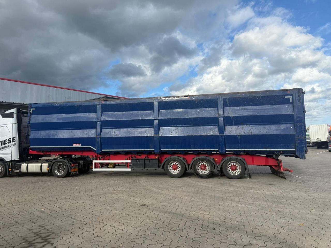 Kempf SKM 35/3 Großraummulde für Schrott 85m³ - Semireboque basculante: foto 5 Kempf SKM 35/3 Großraummulde für Schrott 85m³ - Semireboque basculante: foto 5