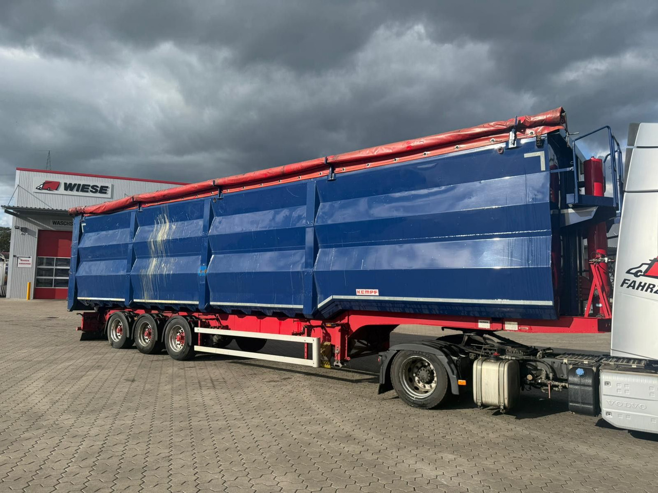 Kempf SKM 35/3 Großraummulde für Schrott 85m³ - Semireboque basculante: foto 1 Kempf SKM 35/3 Großraummulde für Schrott 85m³ - Semireboque basculante: foto 1