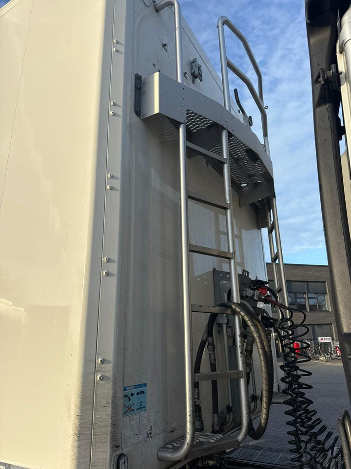 Locação de  Kraker K-Force Schubboden 92m³ 10mm Boden Top Agrar GMP Kraker K-Force Schubboden 92m³ 10mm Boden Top Agrar GMP: foto 18