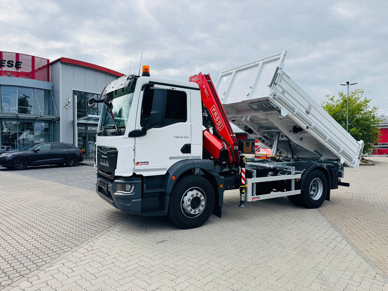 MAN 18.320 4x2 mit Fassi Ladekran Sofort Verfügbar - Caminhão basculante, Caminhão grua: foto 1 MAN 18.320 4x2 mit Fassi Ladekran Sofort Verfügbar - Caminhão basculante, Caminhão grua: foto 1