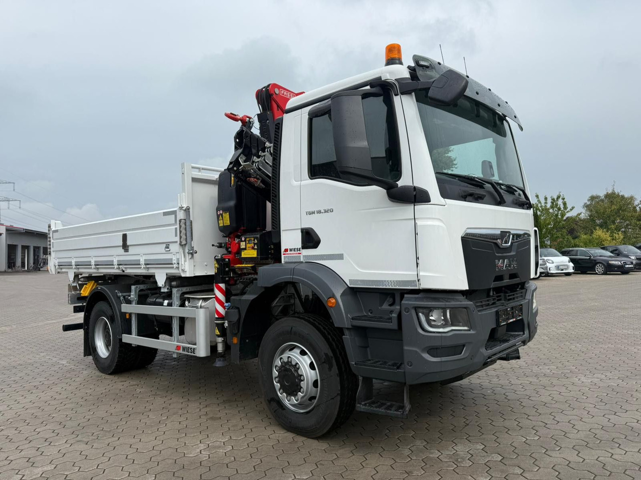 MAN 18.320 4x4 mit Fassi Ladekran Sofort Verfügbar - Caminhão basculante, Caminhão grua: foto 2 MAN 18.320 4x4 mit Fassi Ladekran Sofort Verfügbar - Caminhão basculante, Caminhão grua: foto 2