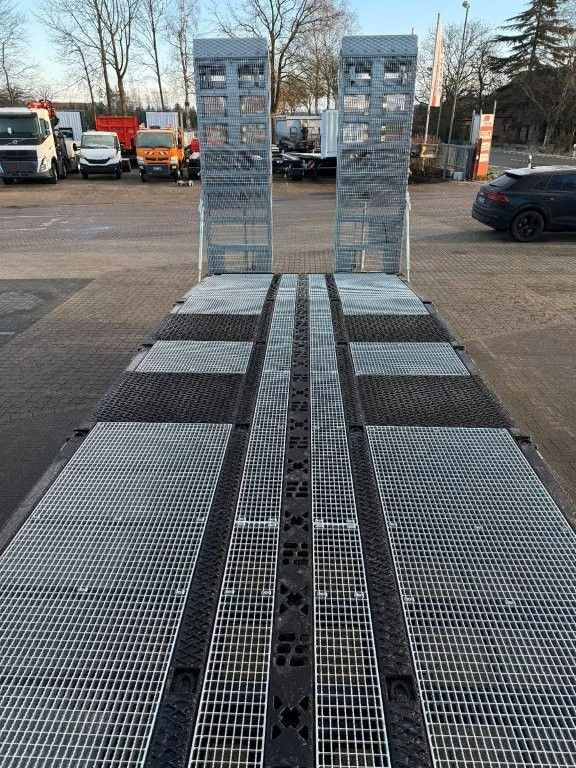 MAN Baumaschinen- Arbeitsbühnentransporter Rampen - Camião de caixa aberta/ Plataforma: foto 5 MAN Baumaschinen- Arbeitsbühnentransporter Rampen - Camião de caixa aberta/ Plataforma: foto 5