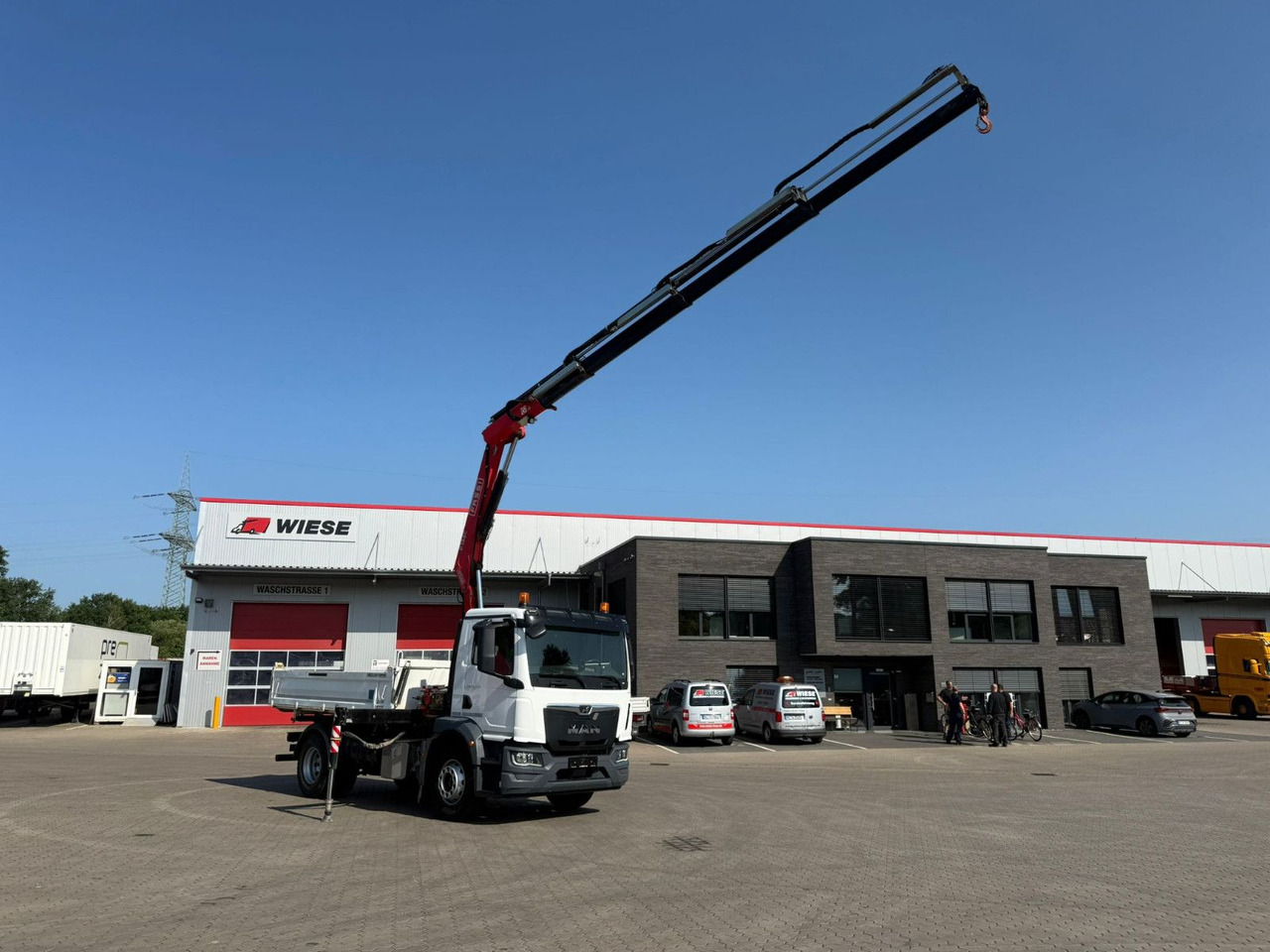 MAN TGM 18.320 4x2 BB mit Kran Fassi F135 Kipper - Caminhão basculante, Caminhão grua: foto 2 MAN TGM 18.320 4x2 BB mit Kran Fassi F135 Kipper - Caminhão basculante, Caminhão grua: foto 2