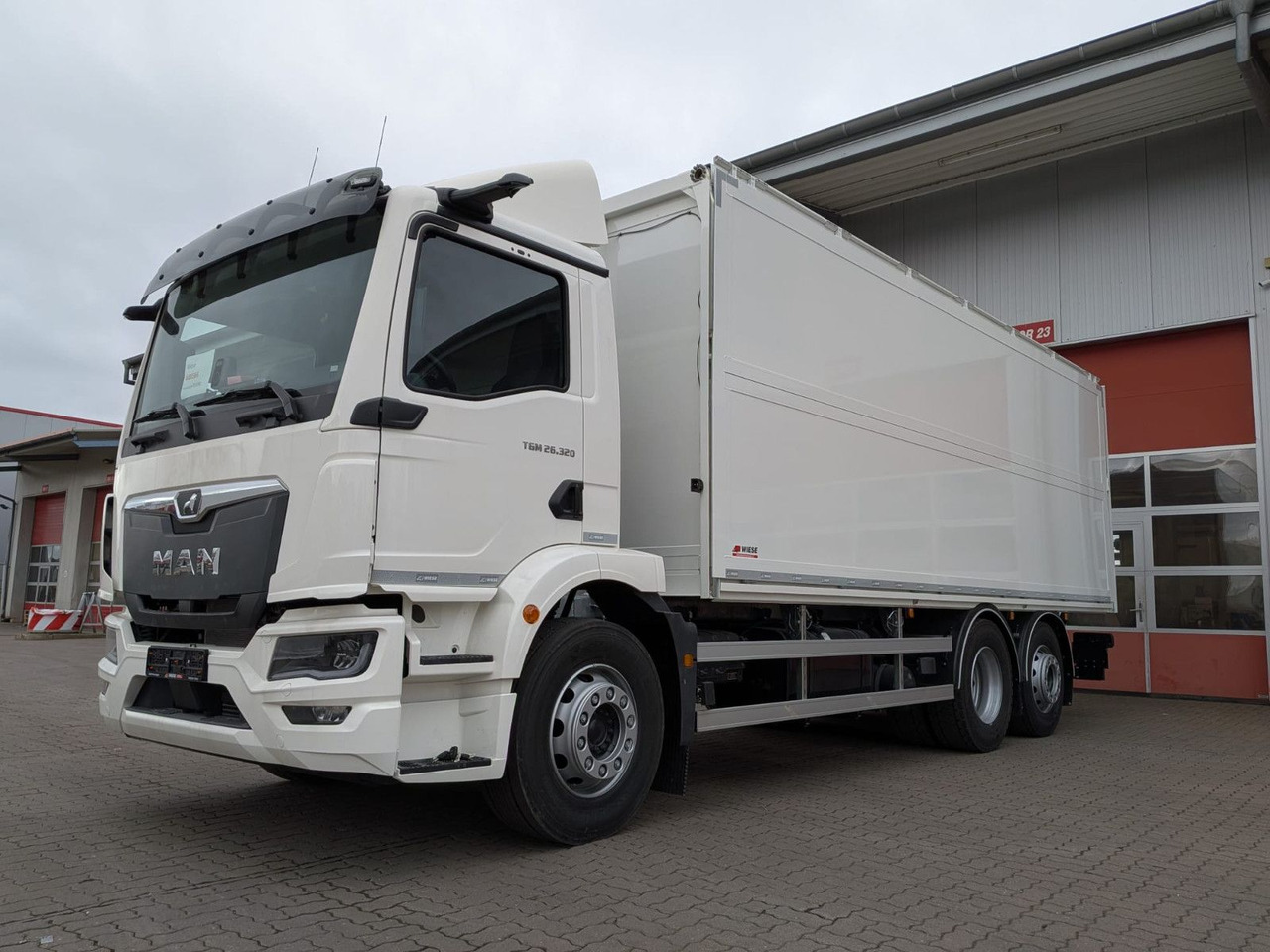 MAN TGM 26.320 6x2/4 Getränkefahrzeug Wingliner LBW - Caminhão transporte de bebidas: foto 2 MAN TGM 26.320 6x2/4 Getränkefahrzeug Wingliner LBW - Caminhão transporte de bebidas: foto 2