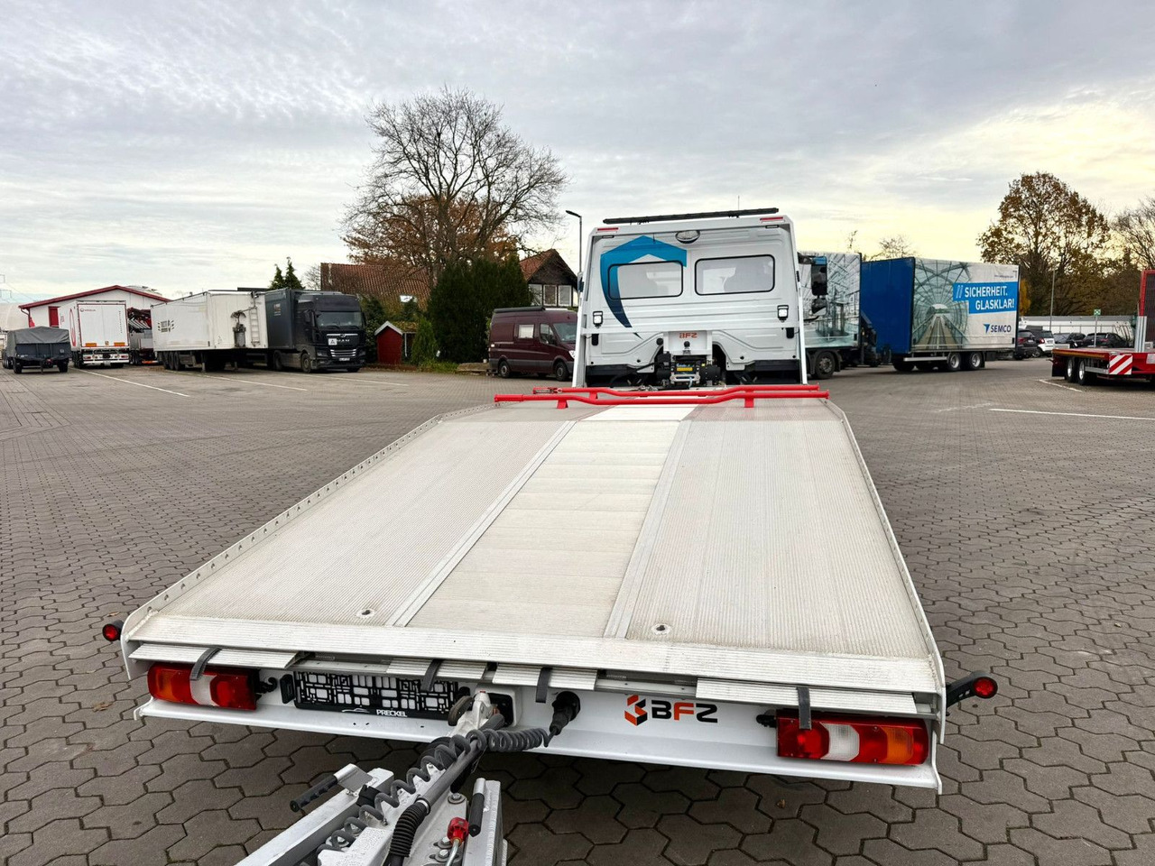 Caminhão transporte de veículos Mercedes-Benz Atego 918L Autotransporter mit BFZ Anhänger: foto 13