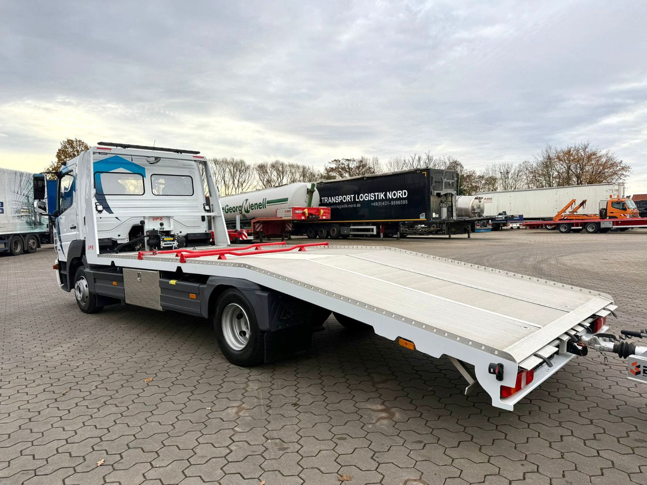 Caminhão transporte de veículos Mercedes-Benz Atego 918L Autotransporter mit BFZ Anhänger: foto 9