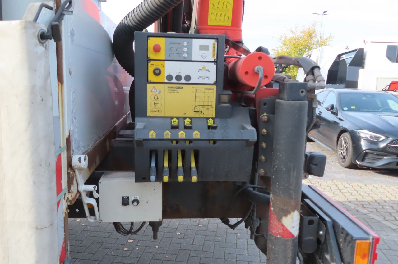 Camião de caixa aberta/ Plataforma, Caminhão grua Mercedes-Benz Axor  1833 L - Glastransporter Kran Palfinger: foto 7