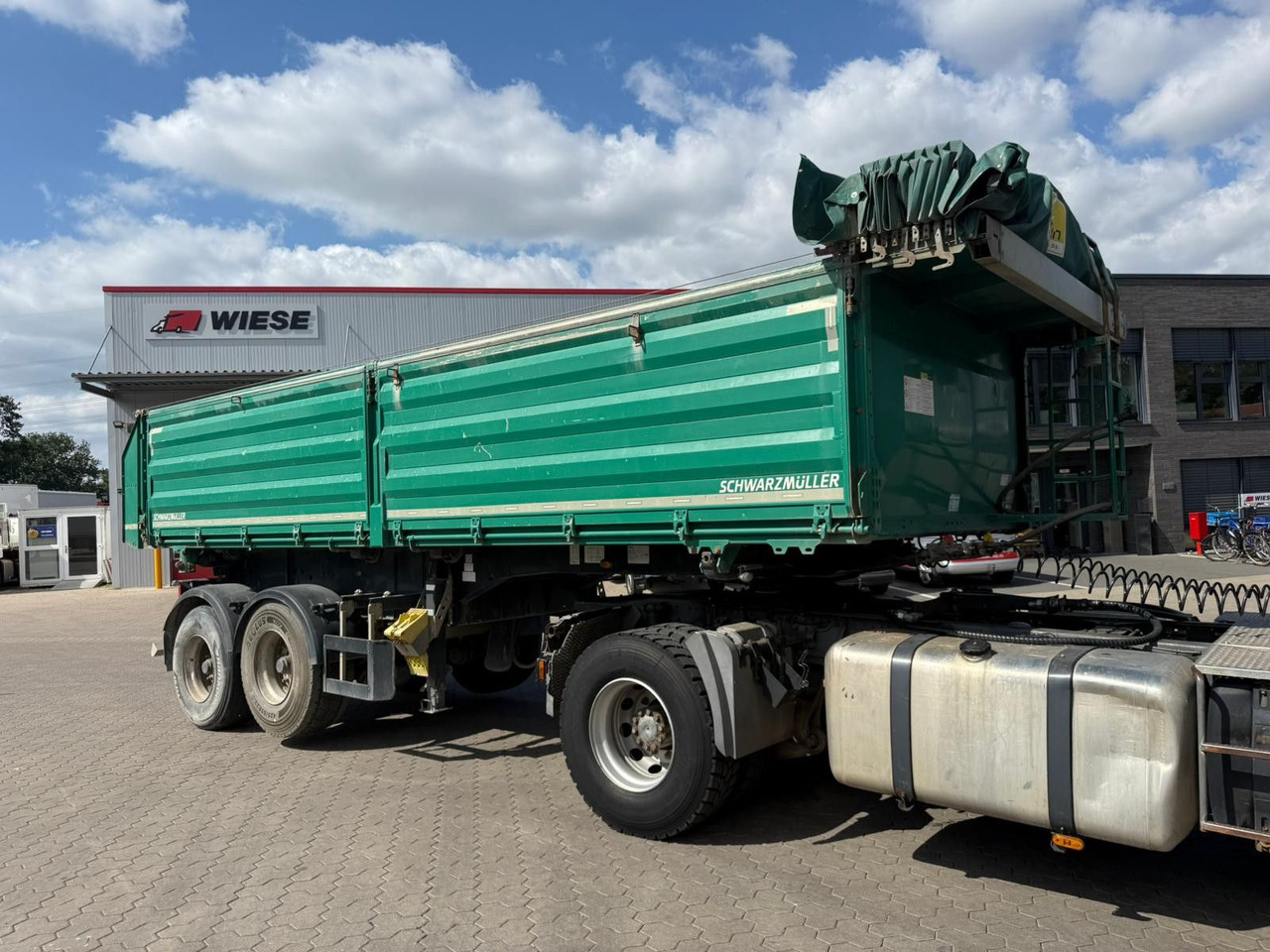 Schwarzmüller 2 Achs Dreiseitenkipper 21m³ mit elektr. Verdeck - Reboque basculante: foto 2 Schwarzmüller 2 Achs Dreiseitenkipper 21m³ mit elektr. Verdeck - Reboque basculante: foto 2