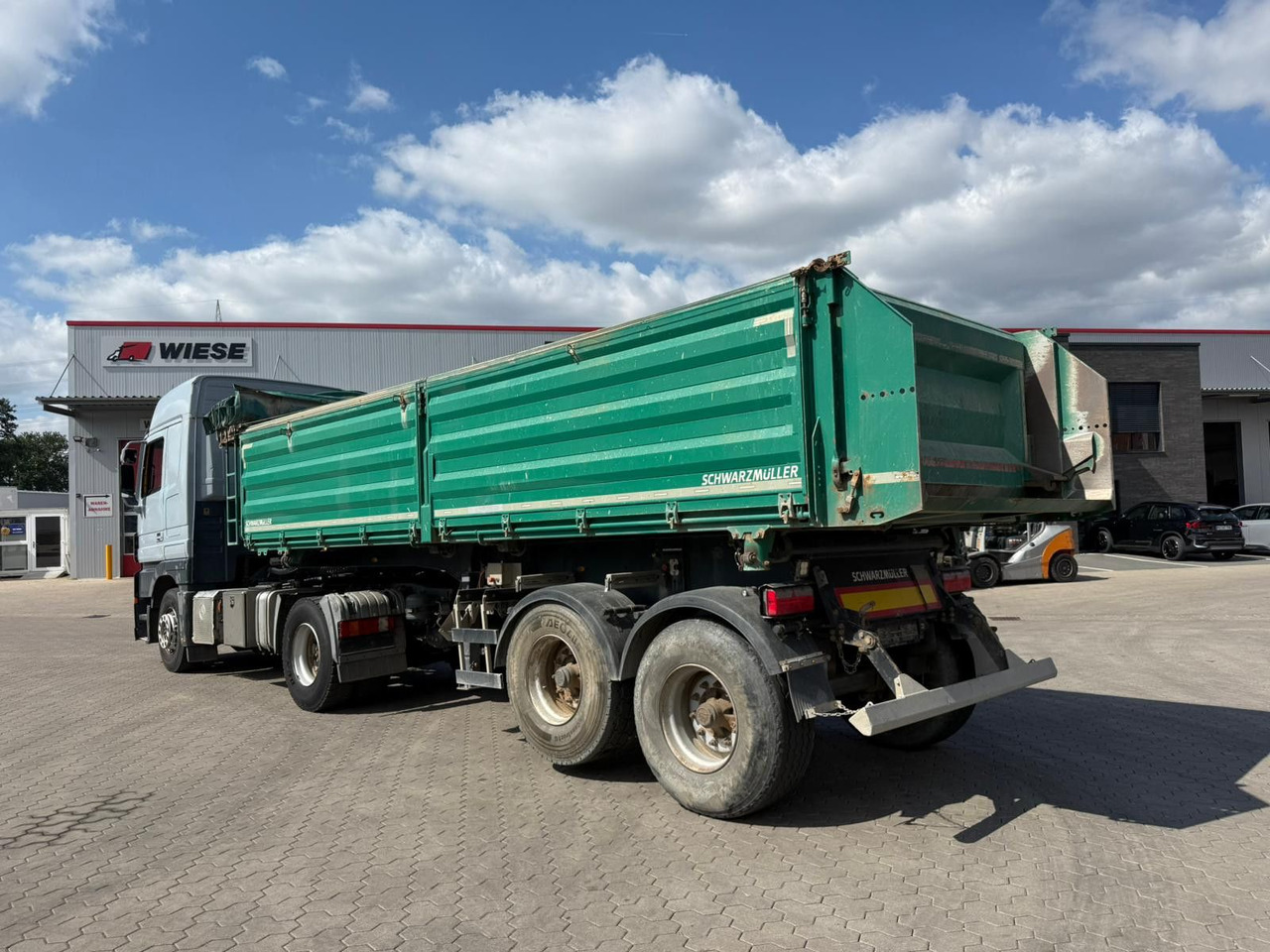 Schwarzmüller 2 Achs Dreiseitenkipper 21m³ mit elektr. Verdeck - Semireboque basculante: foto 1 Schwarzmüller 2 Achs Dreiseitenkipper 21m³ mit elektr. Verdeck - Semireboque basculante: foto 1