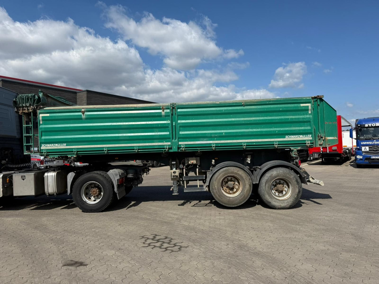 Schwarzmüller 2 Achs Dreiseitenkipper 21m³ mit elektr. Verdeck - Semireboque basculante: foto 5 Schwarzmüller 2 Achs Dreiseitenkipper 21m³ mit elektr. Verdeck - Semireboque basculante: foto 5