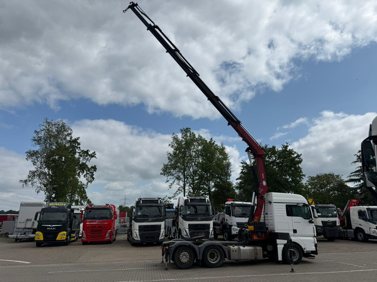 MAN TGX 26.440 6x2 mit HMF 3000-5 Kran TÜV NEU - Tractor: foto 3 MAN TGX 26.440 6x2 mit HMF 3000-5 Kran TÜV NEU - Tractor: foto 3