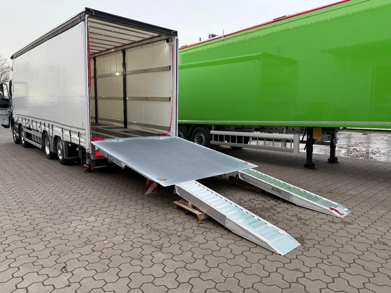 Volvo FH 500 8x2 Arbeitsbühnen Transporter LBW 9t - Caminhão reboque: foto 5 Volvo FH 500 8x2 Arbeitsbühnen Transporter LBW 9t - Caminhão reboque: foto 5