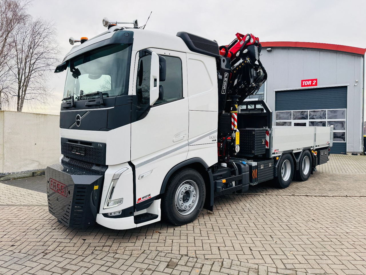 Volvo FH500 6x4 Fassi F545RA 2.27 mit Jib und Winde - Camião de caixa aberta/ Plataforma, Caminhão grua: foto 1 Volvo FH500 6x4 Fassi F545RA 2.27 mit Jib und Winde - Camião de caixa aberta/ Plataforma, Caminhão grua: foto 1