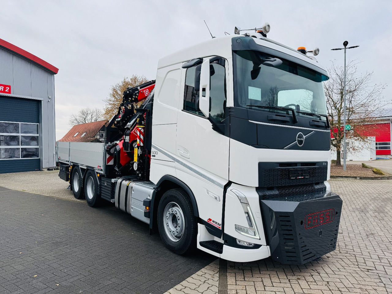 Volvo FH500 6x4 Fassi F545RA 2.27 mit Jib und Winde - Camião de caixa aberta/ Plataforma, Caminhão grua: foto 2 Volvo FH500 6x4 Fassi F545RA 2.27 mit Jib und Winde - Camião de caixa aberta/ Plataforma, Caminhão grua: foto 2