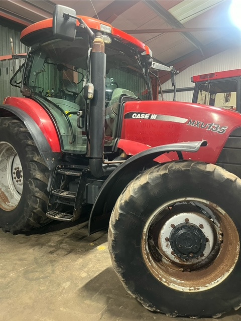 CASE IH MXU 135 - Trator: foto 1 CASE IH MXU 135 - Trator: foto 1