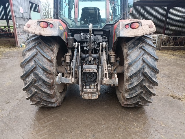 MASSEY FERGUSON 5711M - Trator: foto 3 MASSEY FERGUSON 5711M - Trator: foto 3