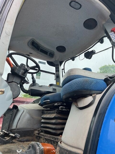 New Holland T7.220 - Trator: foto 4 New Holland T7.220 - Trator: foto 4
