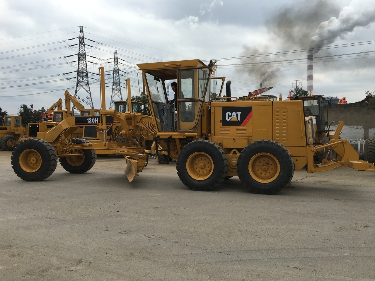 CATERPILLAR 120H - Motoniveladora: foto 1 CATERPILLAR 120H - Motoniveladora: foto 1