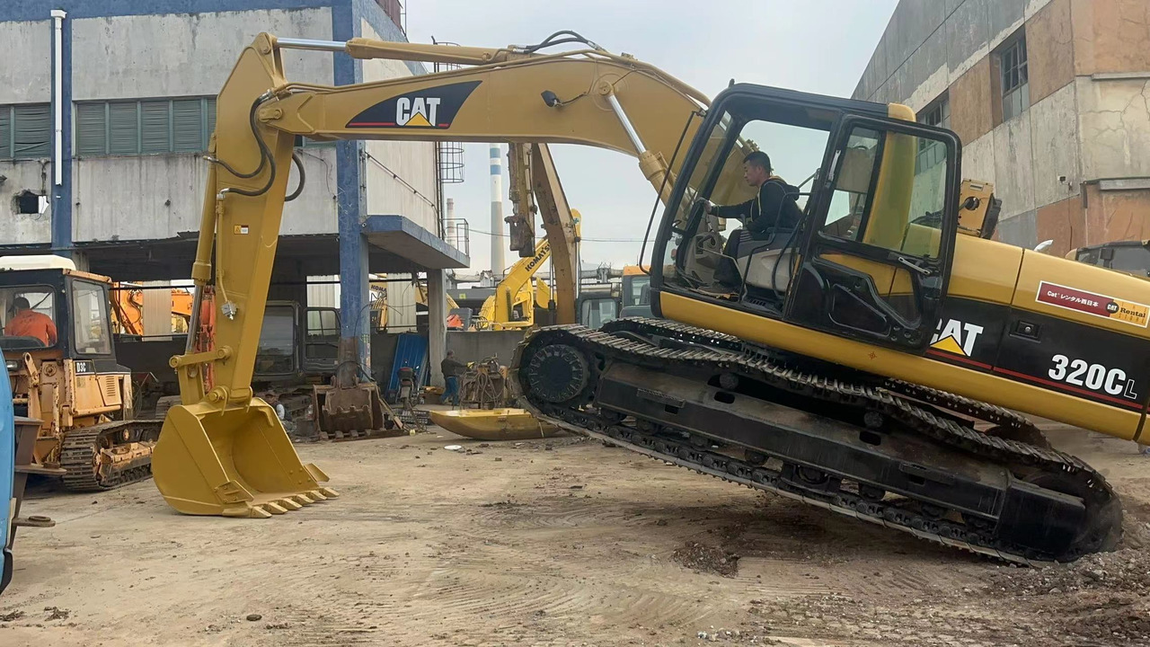 CATERPILLAR 320C 320B 320BL 325B - Escavadora de rastos: foto 2 CATERPILLAR 320C 320B 320BL 325B - Escavadora de rastos: foto 2