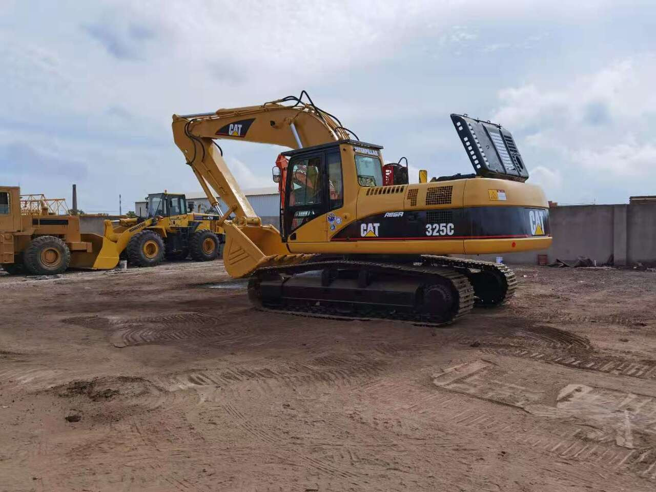 CATERPILLAR 325C - Escavadora de rastos: foto 3 CATERPILLAR 325C - Escavadora de rastos: foto 3