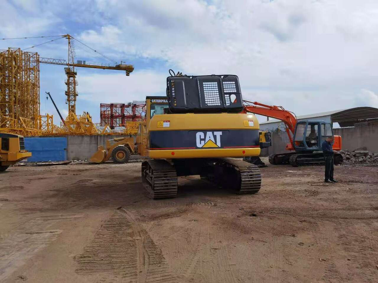 CATERPILLAR 325C - Escavadora de rastos: foto 5 CATERPILLAR 325C - Escavadora de rastos: foto 5