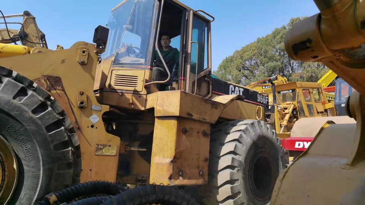 CATERPILLAR 966F - Carregadeira de rodas: foto 2 CATERPILLAR 966F - Carregadeira de rodas: foto 2