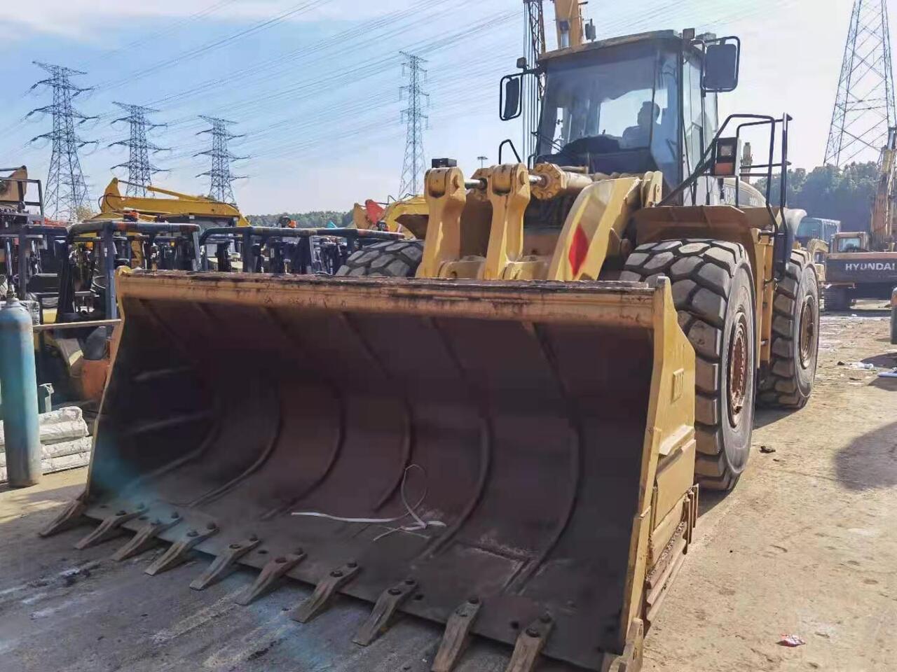 CATERPILLAR 980H - Carregadeira de rodas: foto 2 CATERPILLAR 980H - Carregadeira de rodas: foto 2