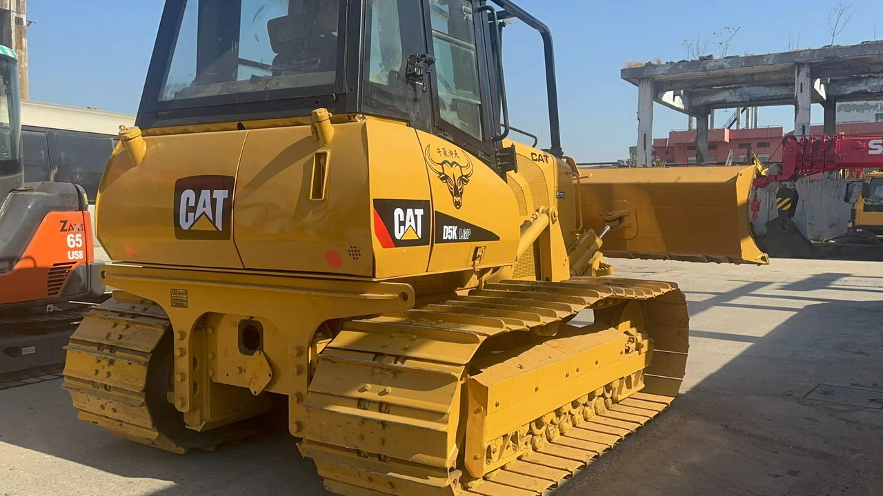 CATERPILLAR CAT-D5K-bulldozer - Buldôzer: foto 5 CATERPILLAR CAT-D5K-bulldozer - Buldôzer: foto 5
