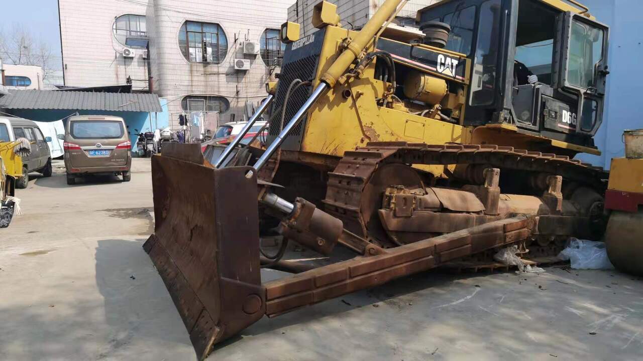 CATERPILLAR D6G - Buldôzer: foto 4 CATERPILLAR D6G - Buldôzer: foto 4