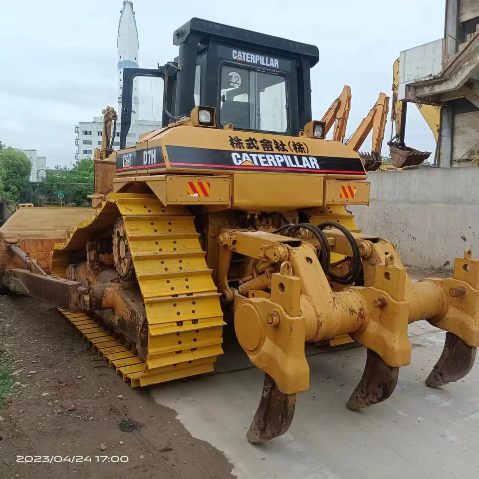 CATERPILLAR D7H - Buldôzer: foto 3 CATERPILLAR D7H - Buldôzer: foto 3