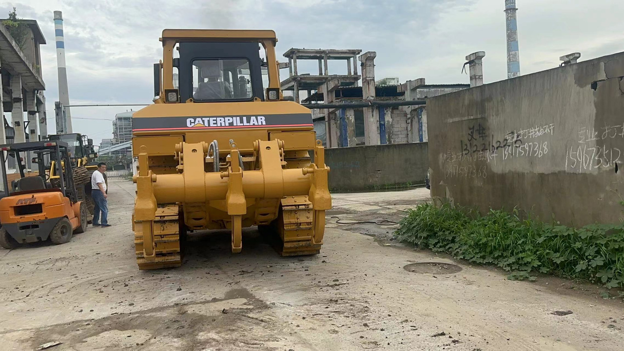 CATERPILLAR D8R - Buldôzer: foto 2 CATERPILLAR D8R - Buldôzer: foto 2