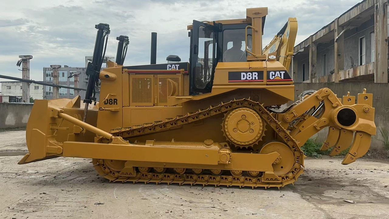 CATERPILLAR D8R - Buldôzer: foto 1 CATERPILLAR D8R - Buldôzer: foto 1
